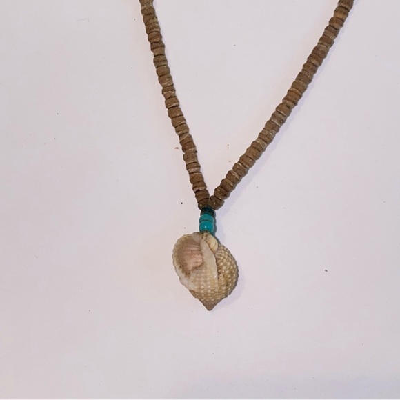 Vintage Wooden Seed Bead and SeaShell Necklace with Faux Turquoise Accent - Picture 4 of 9